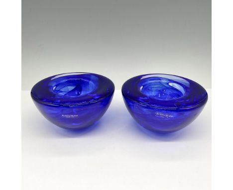Round holder with swirled cobalt coloration adds ambiance to any room. Kosta Boda mark. This item has its original box: 3.25"