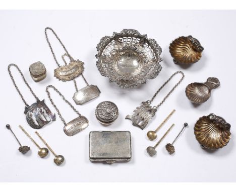 Miscellaneous silver including a bonbon dish, a pair of salts, a caddy spoon etc.