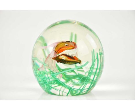 FRATELLI TOSO FOR MURANO; an art glass aquarium paperweight, internally decoration with two fish and seaweed, height 10cm. Co