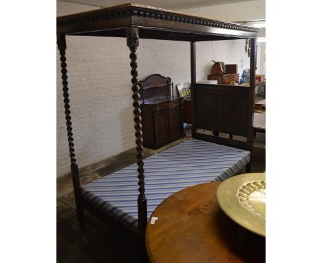 Single four poster bed