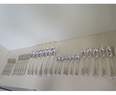 Thirty pieces of Scottish silver Kings Pattern flatware, six teaspoons, six dessert spoons, 1823/24 - AW, six table spoons, 1