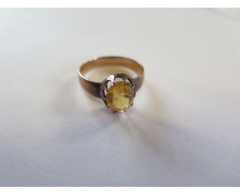 A 9ct yellow gold citrine ring, size N, approx 3 grams 