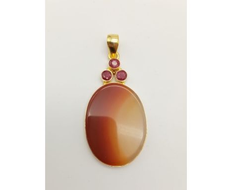 Large silver gilt agate and ruby pendant, 14.67g 
