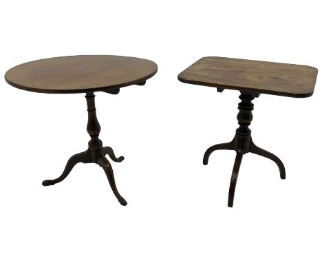 George III mahogany tripod table, circular tilt-top on turned pedestal, three out-splayed supports (D75cm, H67cm); 19th centu