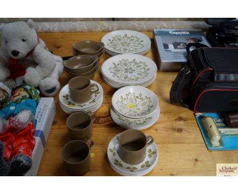 A quantity J &amp; G Meakin dinnerware