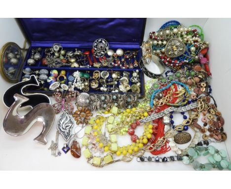 A large collection of silver and vintage costume jewellery to include a silver and enamel Norwegian brooch by Hjortdahl amber