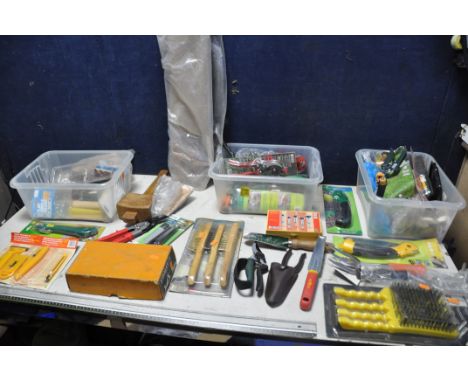 A COLLECTION OF MISCELLANEOUS to include a large collection of new and used garden tools, trowels, forks, folding garden saws