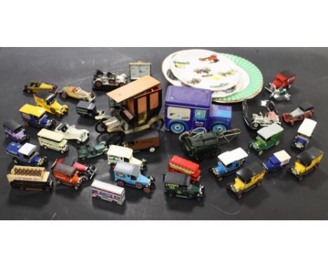 A QUANTITY OF MATCHBOX AND LLEDO DIECAST VEHICLES, various tea trade and cigarette cards, loose and in albums (to include re-