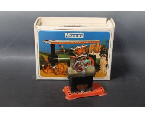 A BOXED MAMOD T. E. 1a  LIVE STEAM TRACTION ENGINE together with an M. M. 2 Stationary Engine