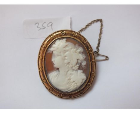 Gold moutned cameo lady 1.5" high 11g.    