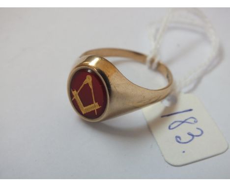 Good quality gent’s 9ct gold and cornelian  Masonic signet ring  (size Z).       