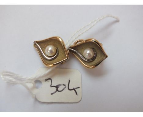 Pair of 9ct modern pearl set ear clips 5g.    