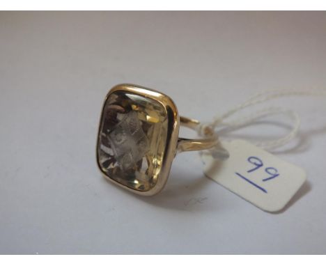 Large 9ct Citrine intaglio crested ring 8g inc   