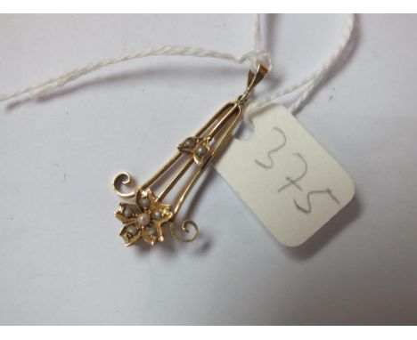 Attractive gold and pearl drop pendant 1.5g.   