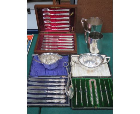 MIXED LOT OF SILVER PLATEDWARE, FLATWARE, SILVER HANDLED KNIVES, ETC. 