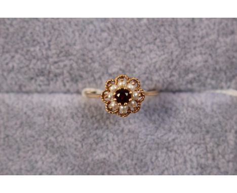 Ladies 9ct Gold Garnet &amp; Seed Pearl set ring 1.4g total weight 