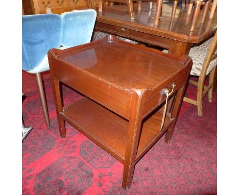 A Georgian style mahogany lamp table, with single drawer, H.64 W.50 D.61cm 