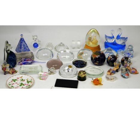 A collection of collectors' and advertising-related paperweights together with a Spode ceramic blue-over-white decorated pape