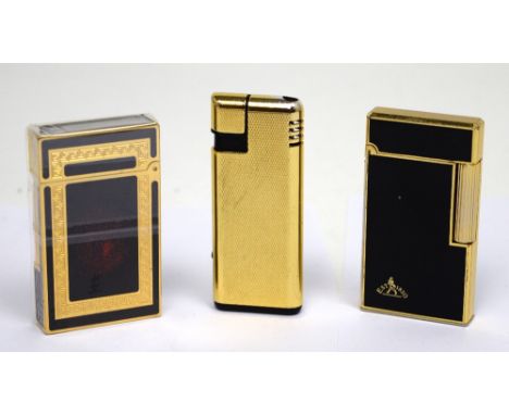 A S Dubtnt Paris enamelled lighter in case, with guarantee card and user manual, a Colibri black enamelled gentlemen's lighte