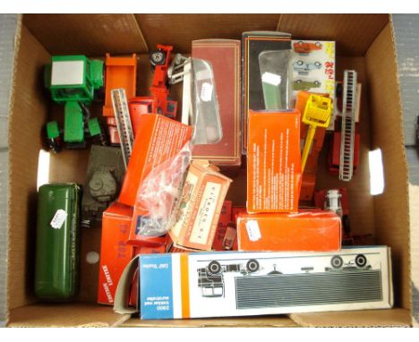 Solidio and other Continental makers:, a group of various  scale model cars and emergency vehicles etc (a lot)