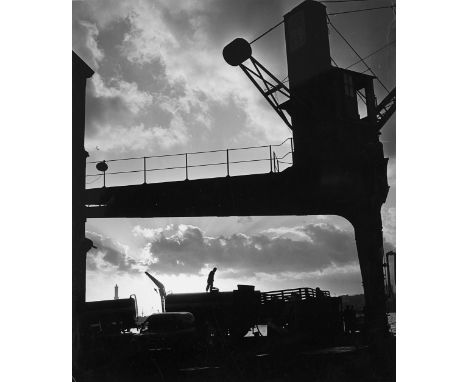  KURT BLUM 1922-2005 Genova il Porto c. 1950 Stampa fotografica vintage alla gelatina sali d’argento. Timbro dell’autore al v