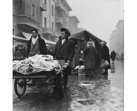  UGO MULAS 1928 - 1973 Milano c. 1950 Stampa fotografica alla gelatina sali d’argento. Stampa c. 1980. Timbro archivio Ugo Mu