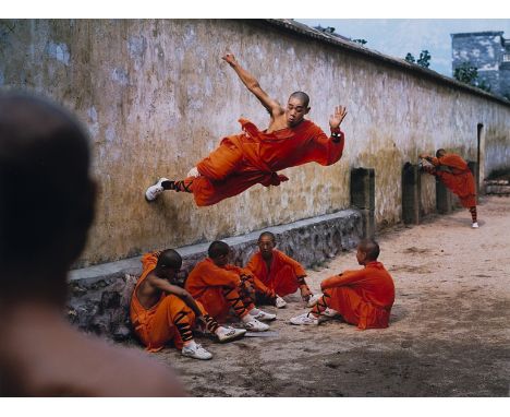  STEVE MC CURRY 1950 Hunan Province China 2004 Stampa fotografica vintage a colori. Firma dell’autore al recto. cm 25,5 x 34 