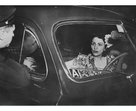  WEEGEE 1899-1968 Shock 1944 Stampa fotografica vintage alla gelatina sali d’argento. Timbro dell’autore al verso. cm 17 x 23