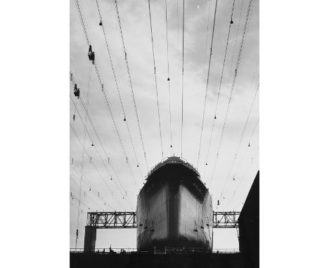  KURT BLUM 1922-2005 Cantieri navali c. 1950 Stampa fotografica vintage alla gelatina sali d’argento. Timbro dell’autore al v