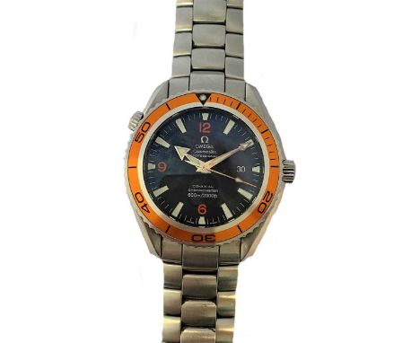 circa 2007, model 22085000, serial number 81905741, the signed circular dark blue dial, 33mm, with luminous batons (6,9 and 1