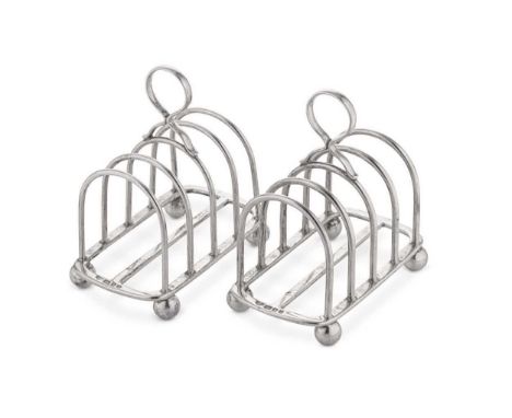each with the mark of the Goldsmiths' and Silversmiths' Co. Ltd., London 1936, of rectangular form with 5 round wire bars and