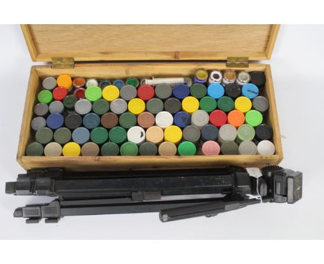 Tamiya - Humbrol - Gunze Sangyo - A wooden box containing 86 x pots of model paint including sixty 23 ml Tamiya, eighteen Hum