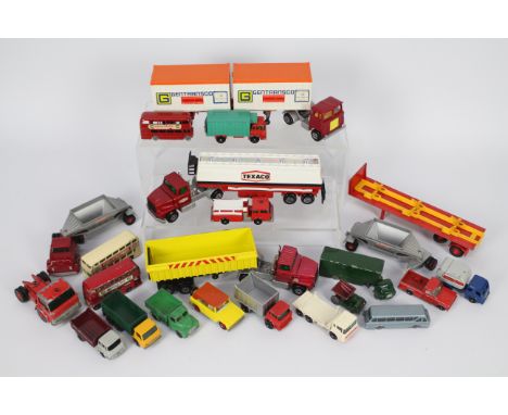 Matchbox, Hornby Dublo - A collection of 20 unboxed predominately Matchbox diecast vehicles from various series. Lot includes