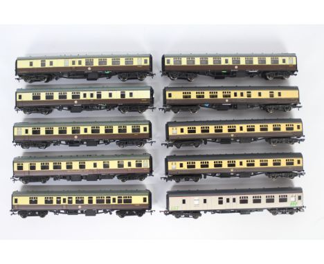 Bachmann, Mainline, Lima - A rake of 10 unboxed OO gauge passenger coaches in predominately  Chocolate and Cream liveries. Lo