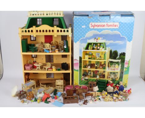 Tomy - Sylvanian Families - A boxed Sylvanian Families Deluxe Country Mansion with 16 x figures and a quantity of furniture i