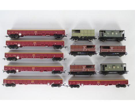 Bachmann, Dapol, Hornby Dublo, Airfix - 12 unboxed OO gauge freight rolling stock wagons / vans. Lot includes Dapol B778H MCA