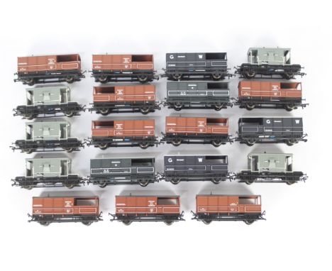 Hornby, Bachmann - A rake of 19 unboxed OO gauge Brake Vans. Lot includes Hornby R6257A 20T Brake Van RU Birkenhead W114873; 
