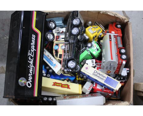 Matchbox, Nylint, Dinky Toys, Others - An unboxed group of play worn diecast and plastic vehicles in various scales. Lot incl