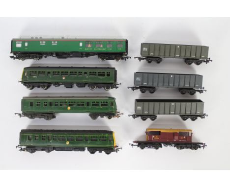Hornby, Replica Railways, Lima, Bachmann - An unboxed mixed OO gauge lot comprising two Hornby / Triang R157 Diesel Power Car
