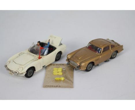 Corgi - James Bond - 2 x unboxed 007 cars, the Goldfinger Aston Martin DB5 complete with Bond and baddie figures # 261 and th