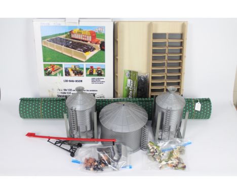 Kids Globe - New Ray - Britains - A boxed Slotsilo with cover in 1:32 scale with 3 x Vertical Silos, a Hopper Loader, three p