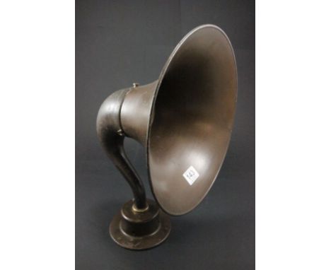 Vintage ear trumpet style speaker