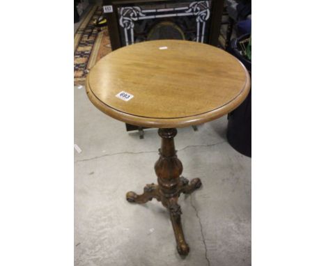 19th century Mahogany Wine Table with circular top on a turned tulip carved pedestal