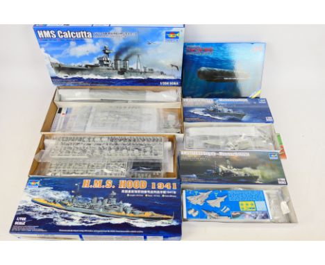 Trumpeter - ICM - Five boxed plastic model ship / boat kits in various scales. Lot includes Trumpeter #05362 !;350 scale HMS 