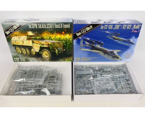 Das Werk - Two boxed plastic model kits from Das Werk in different scales. Lot consists of Das Werk #DW35029 1e.SPW Sd.Kfz.25