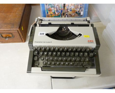 AG Olympia Traveller Deluxe typewriter