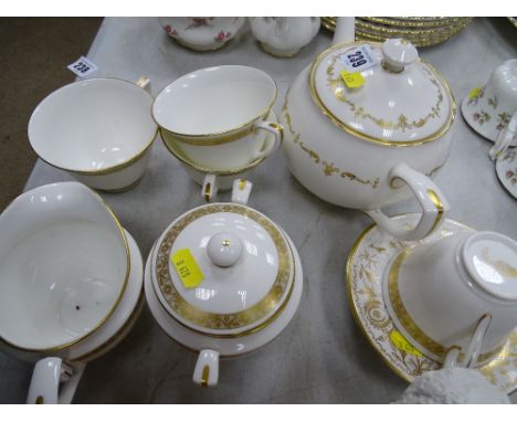 Quantity of Royal Worcester 'Golden Anniversary' teaware