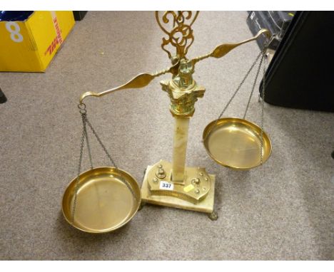 Excellent brass and onyx balance scale