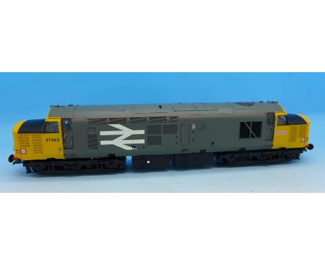 A Bachmann Branch-Line DCC Sound 1:76 scale 32-376DS Class 37/5 diesel 37693 rail freight with sound, boxed