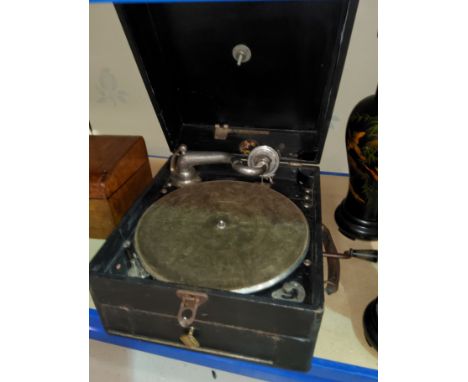 A 'Geisha' 78 rpm record player, front opening flap to horn 